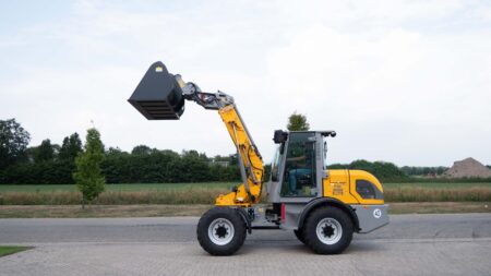 Gewichtheffer met graafmachine, Industrieel materieel, Graafmachine, Geert-Jan de Kok B.V.