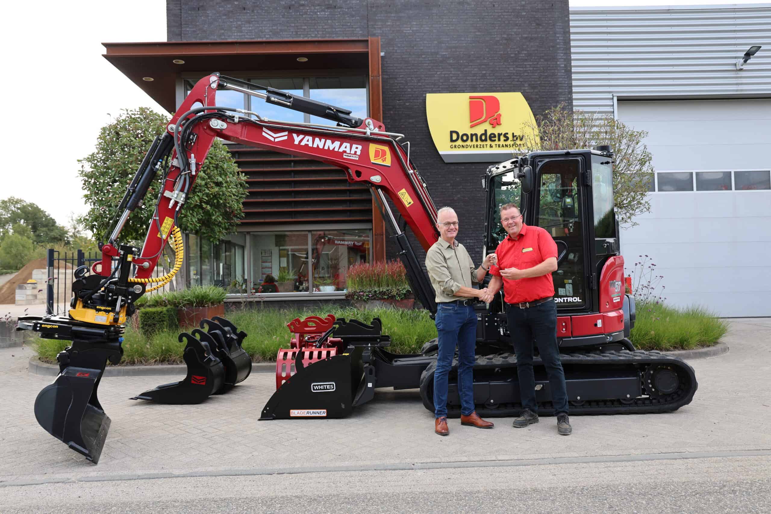 Moderne minigraafmachine en grondverzet apparatuur bij Donders B.V. in Nederland.