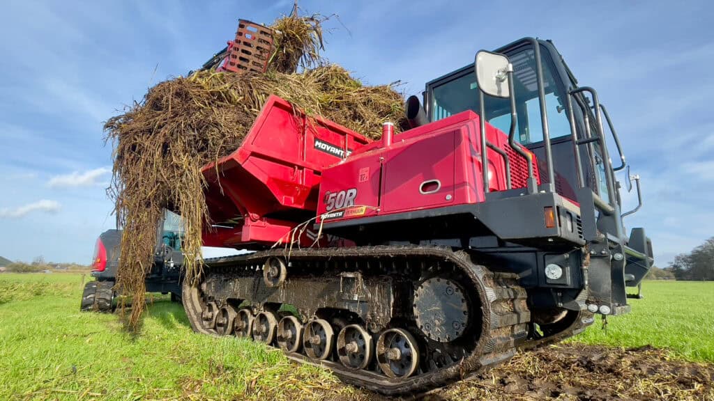 Aggregaat voor grondverwerking op de landbouw, professionele landbouwmachines en tractoren.