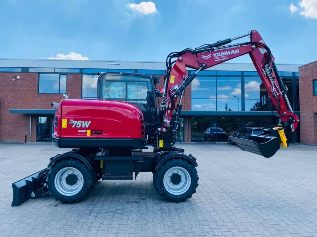 Compacte mini-graver met Yanmar motor en uitgebreide functies voor lichte graaf- en grondwerkzaamheden.