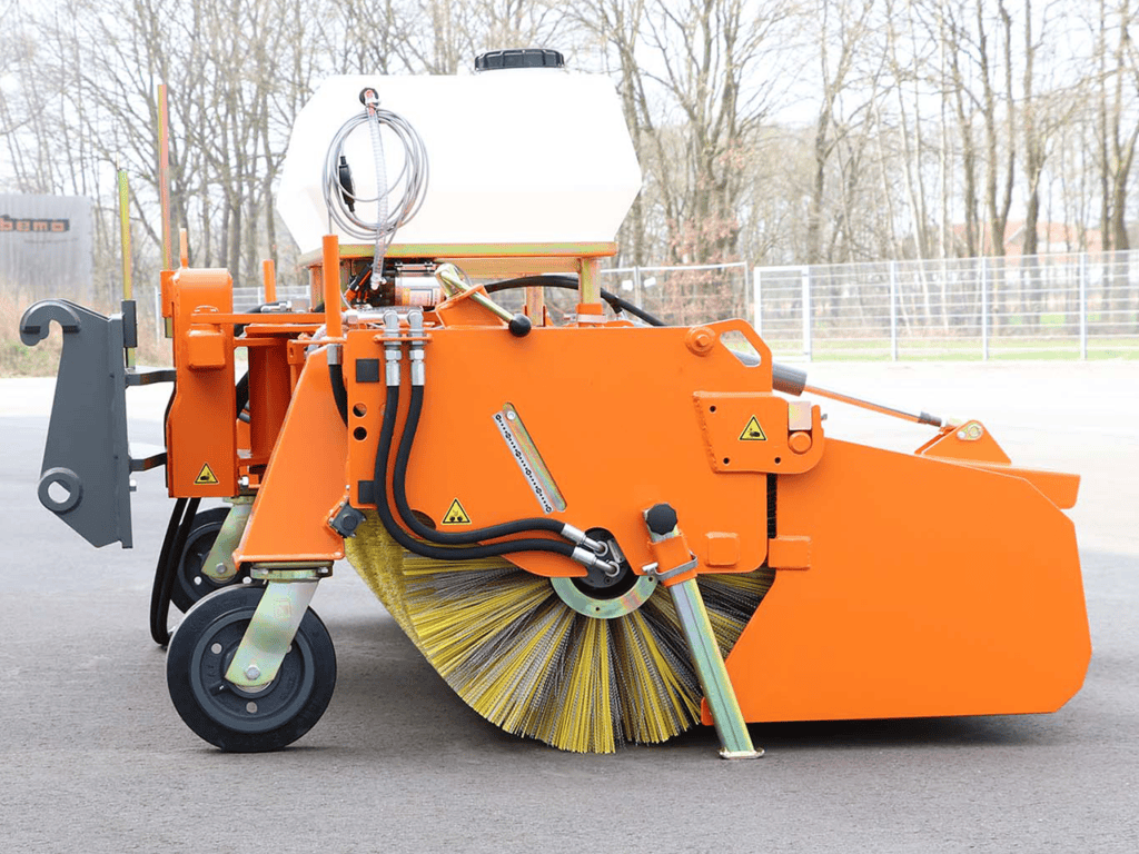 Veegmachine voor wegenbouw en asfaltreparaties, door Geert-Jan de Kok B.V.