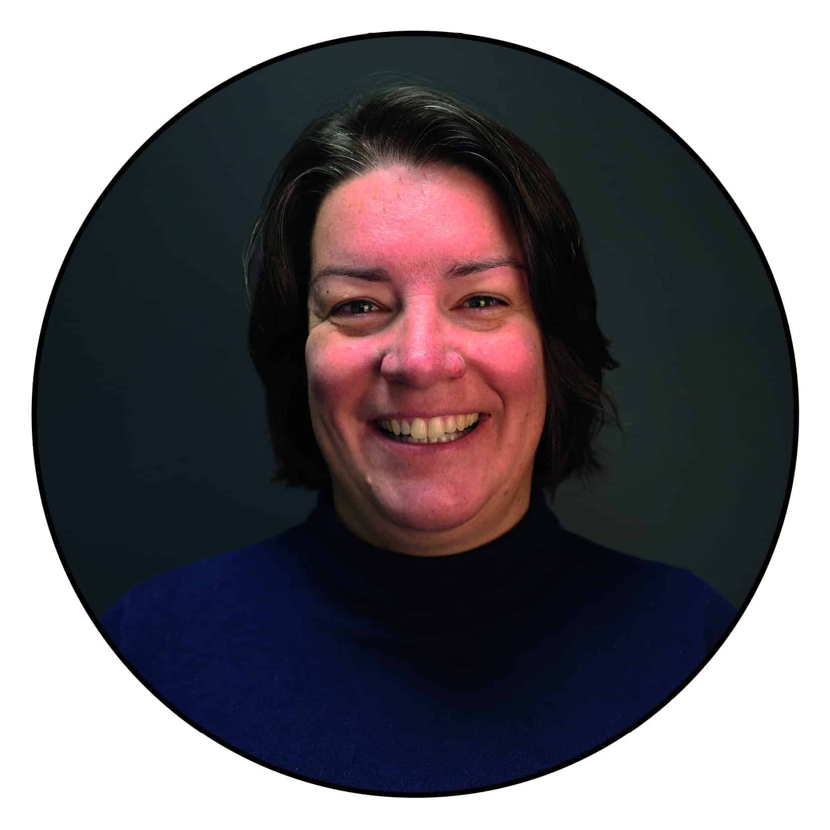 Zichtbare persoon met glimlach voor Geert-Jan de Kok BV, specialist in bouw- en projectmanagement.