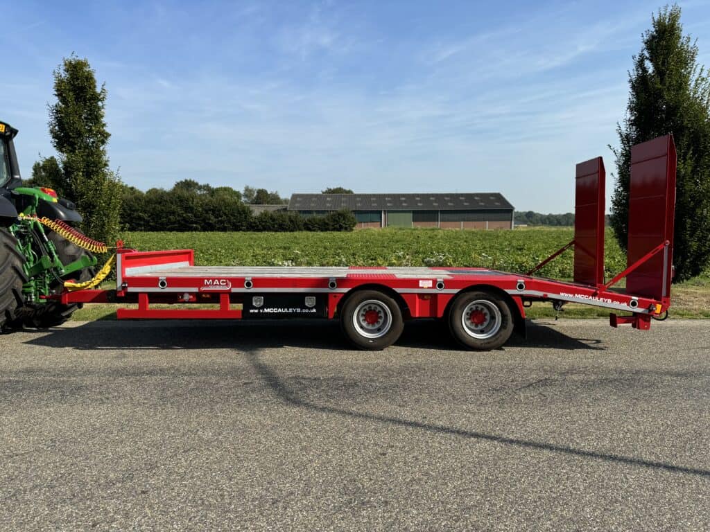 Efficiënte landbouwtrailers voor transport van gewassen en machines.