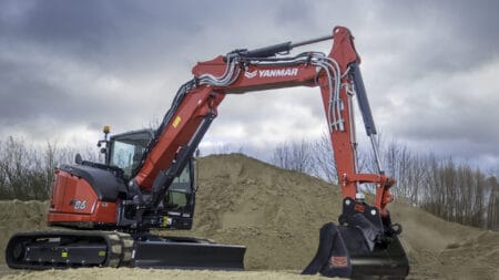 Yanmar mini graafmachine op bouwterrein, zandverplaatsing, zware bouwmachines, landbouwmachines.