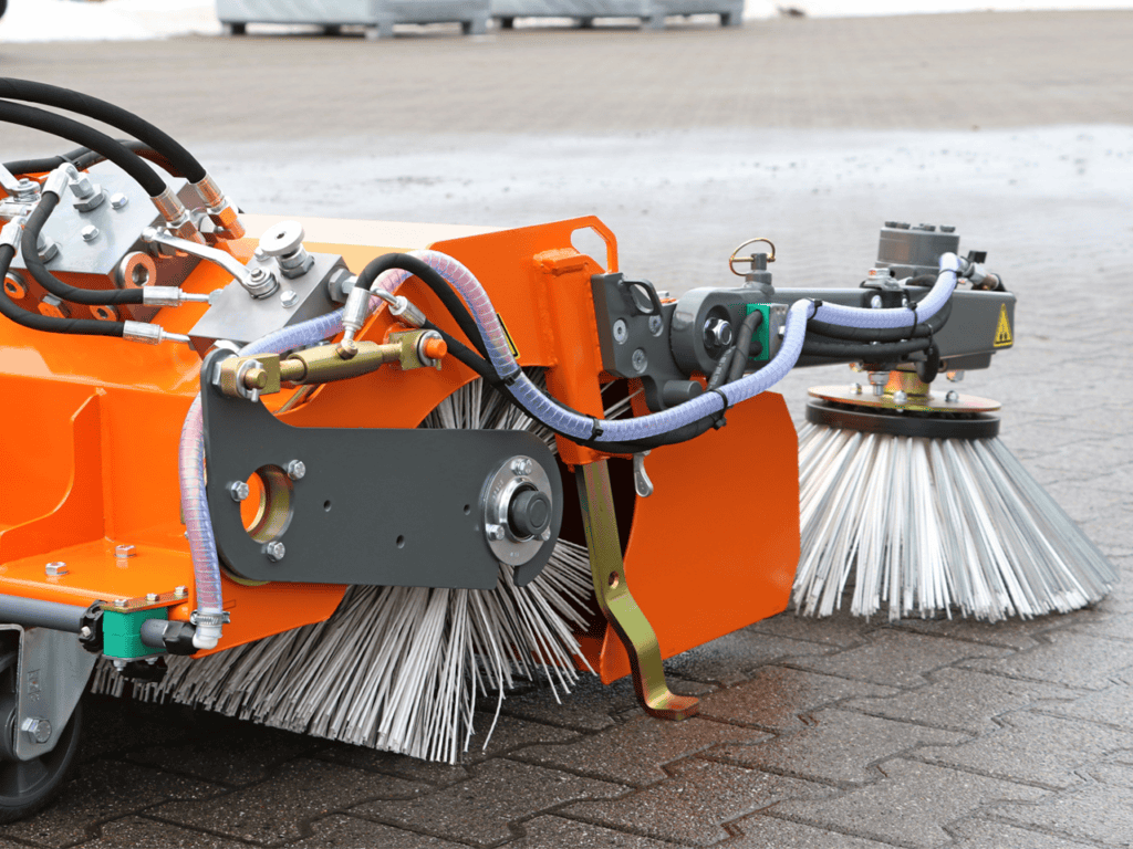 Efficiënte straatveegmachine voor schoonmaak en onderhoud van openbare ruimtes.