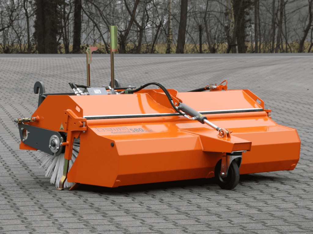 Geïntegreerde maaier voor professioneel tuinonderhoud op harde ondergronden.