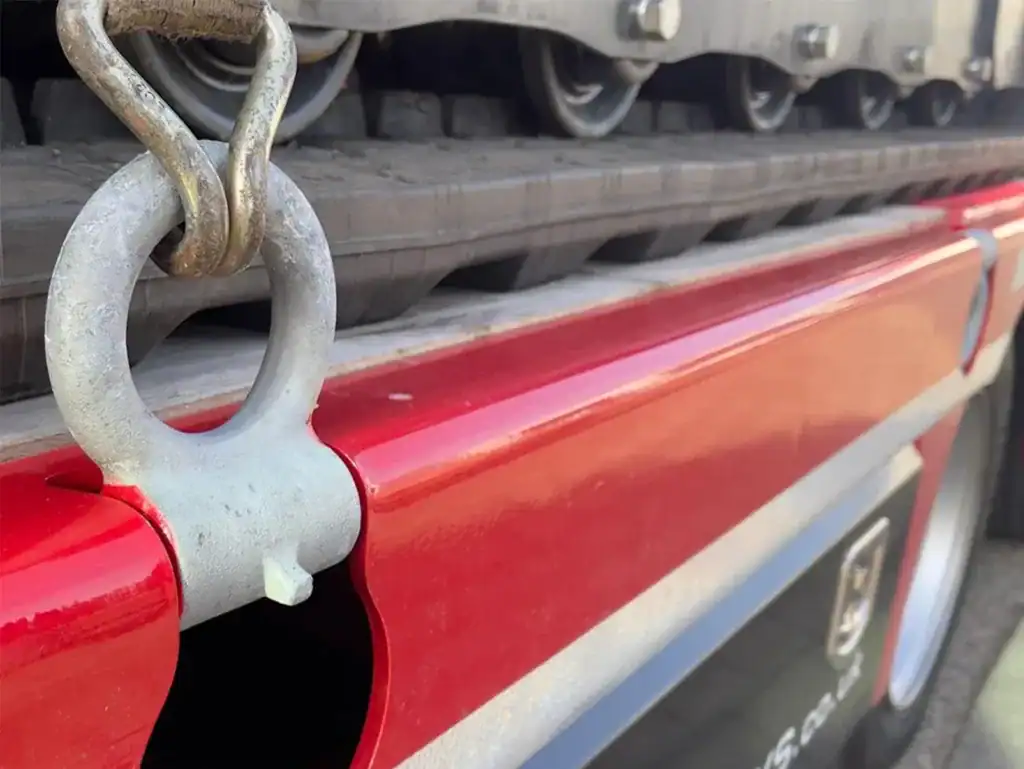 Rubbereen met schakeldraad en haak, brandweerwagen inzetvoertuig accessoire.