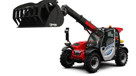 Stoffuiger met compacte cabine en laadbak op vorkheftrucks onderstel voor industriële toepassingen.