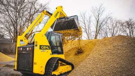 Gehl machine voor grondwerk en grondverzet in tuin- en bouwprojecten.