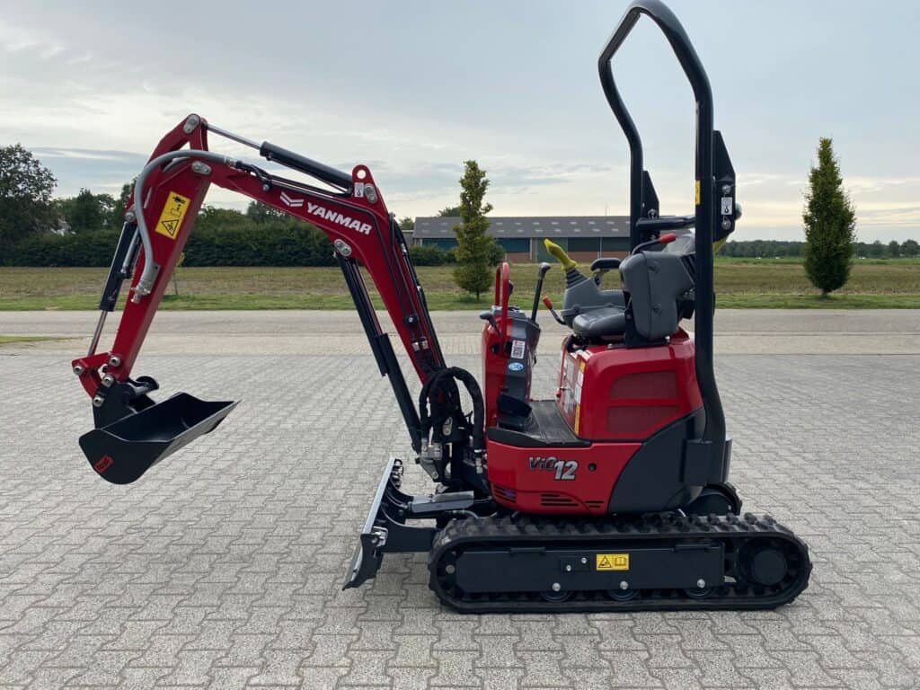 1. Compact minikraan Yanmar ViO12 voor lichte graafwerkzaamheden.