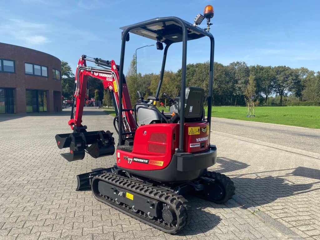 Mini graafmachine Yanmar met rubberen rupsen voor bouw- en tuinwerkzaamheden.