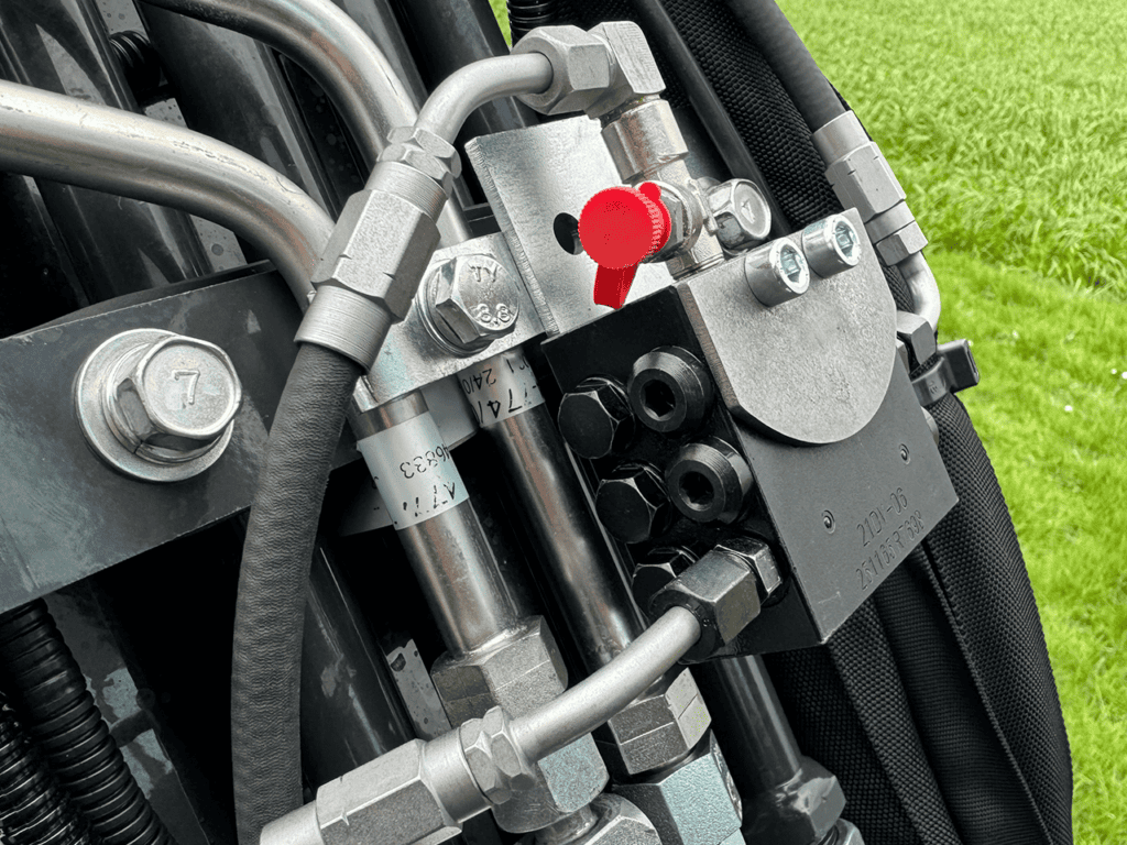 Hydraulische systeemcomponenten van Geert-Jan de Kok B.V. voor industrie en machinebouw.