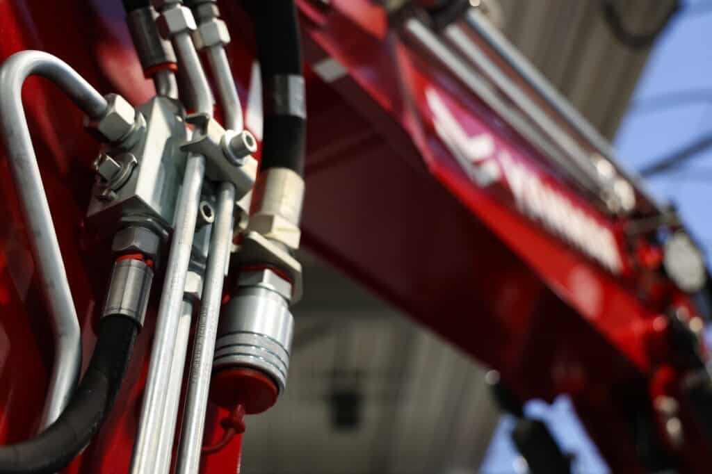 Hydraulische leidingen en componenten voor hijs- en hefmachines bij Geert-Jan de Kok B.V.