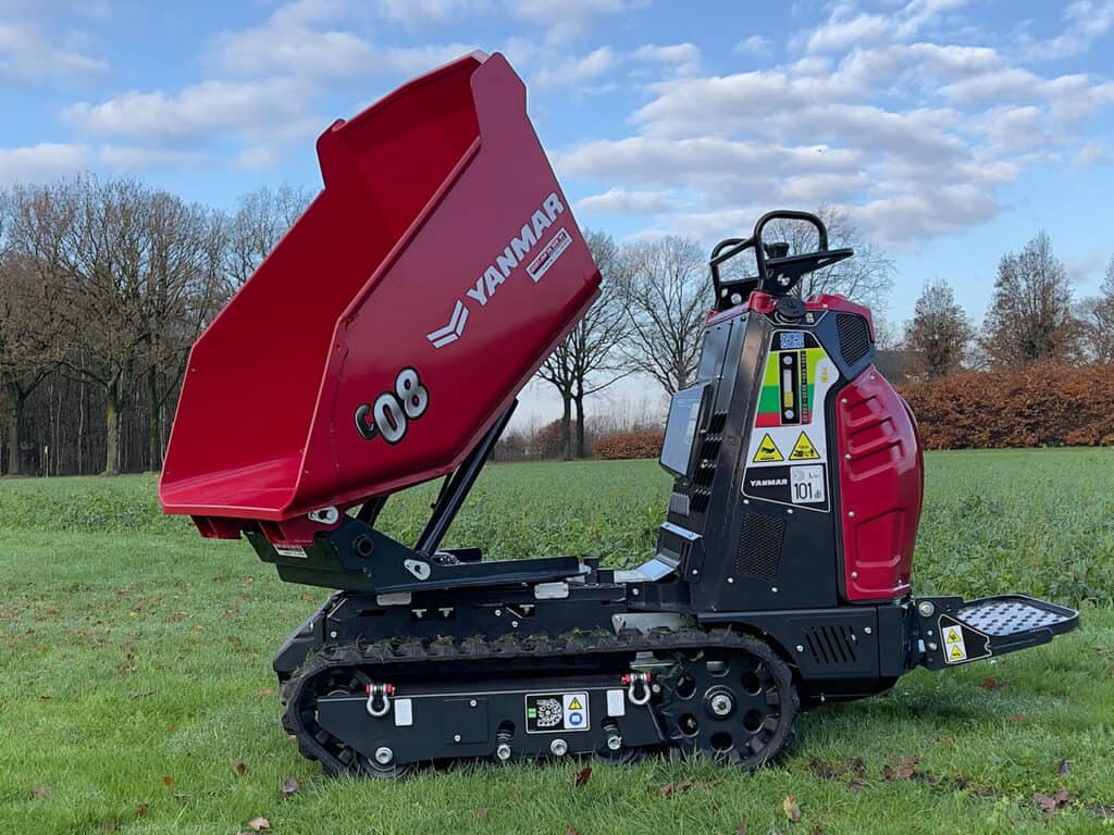 Klein graafmachine met Yanmar motor, geschikt voor tuin- en landschapsonderhoud.