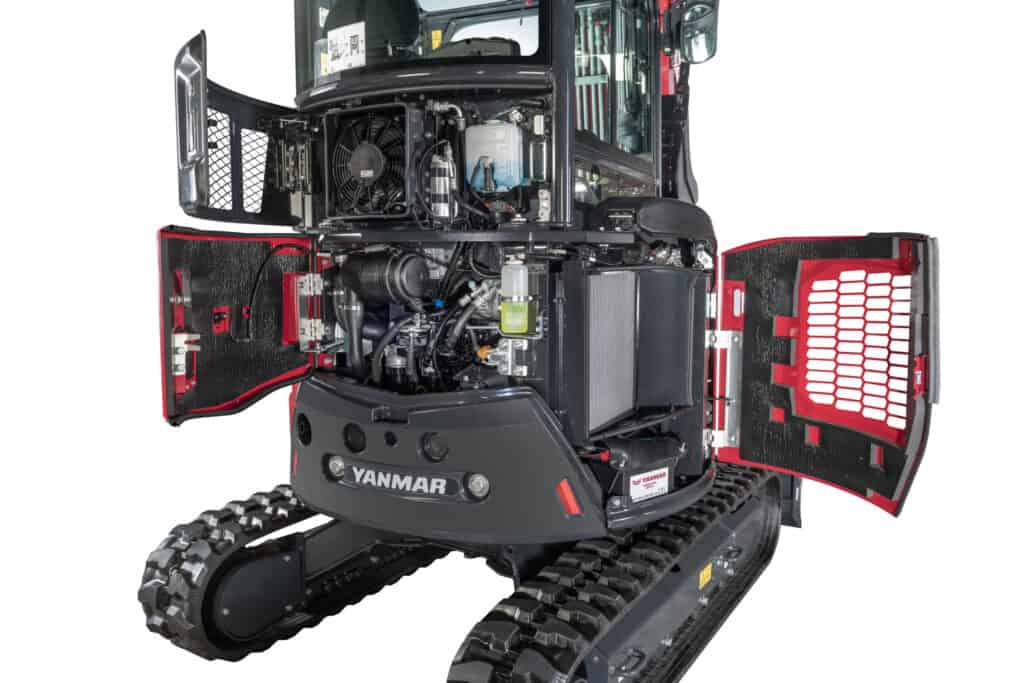 Klein-minibagger met open motorkap, hoogwaardige technische details.